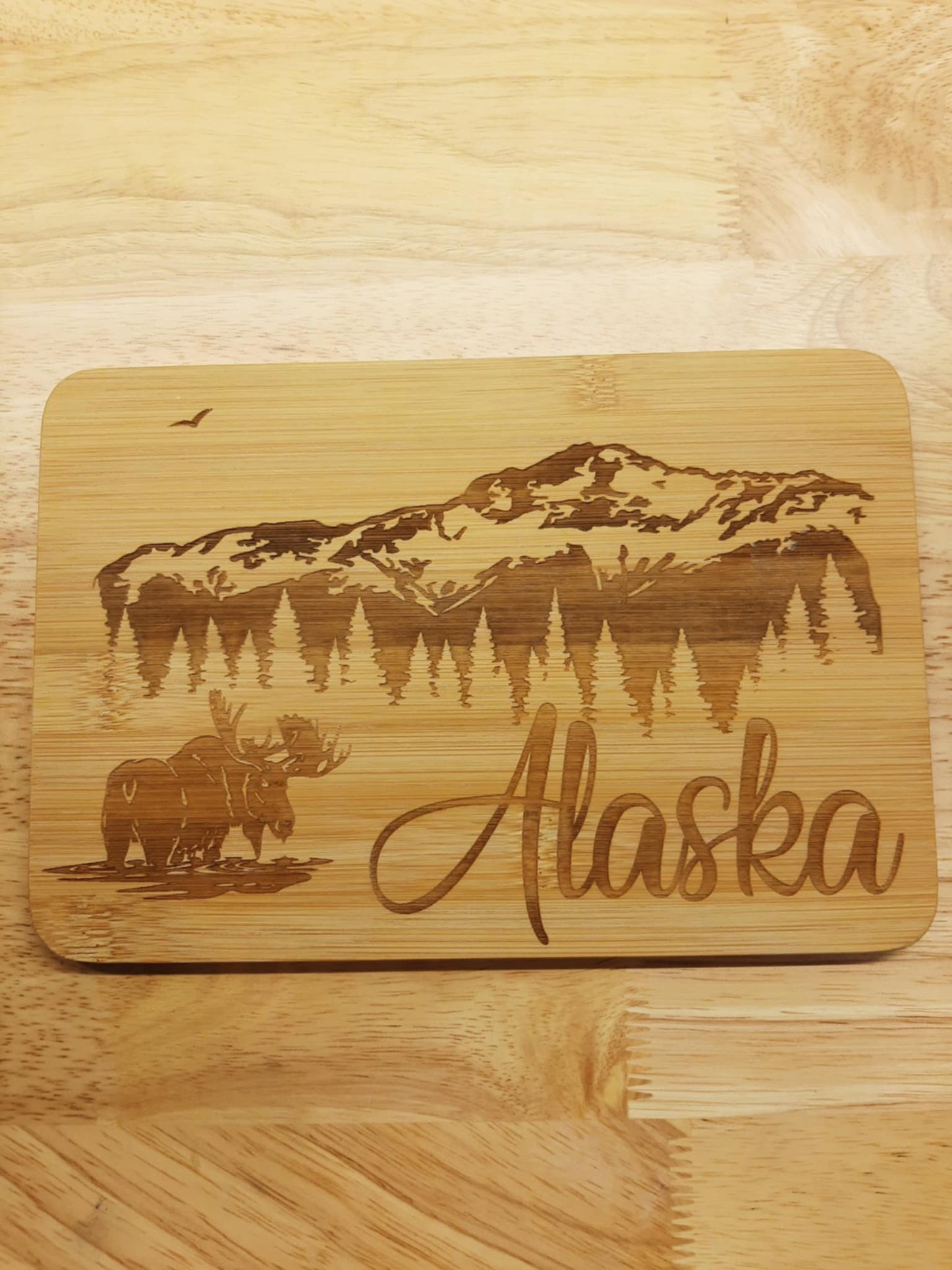 Bambu Alaska Moose Cutting Board