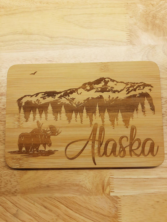 Bambu Alaska Moose Cutting Board